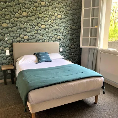 Bellevue מלון 2*